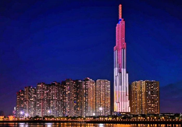 Landmark 81 về đêm - 1